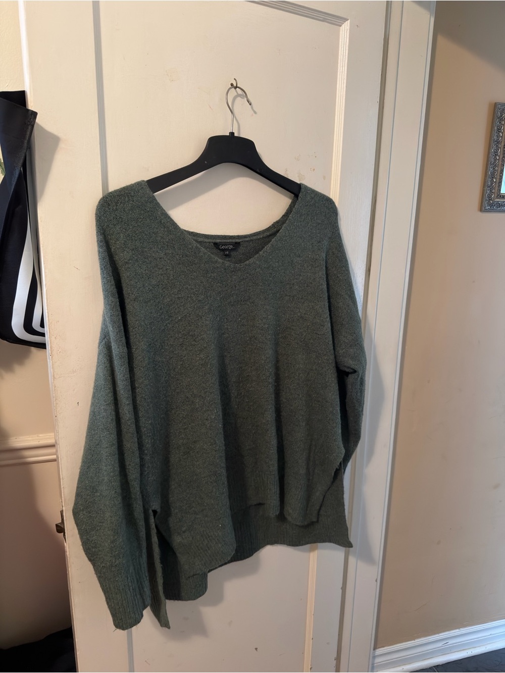 George Women's Heathered Sage Green V-Neck Sweater